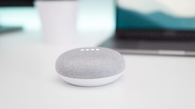 google-home-dispositivo-mesa